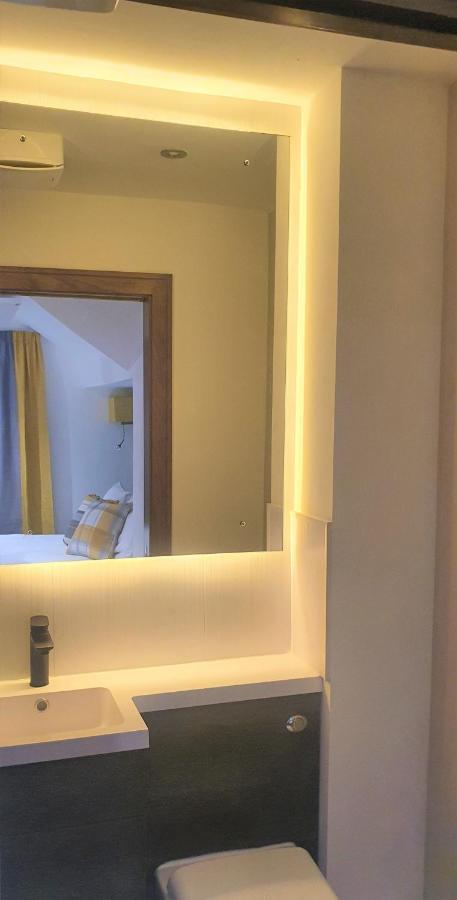 Bath Road Apartments Суиндон Экстерьер фото