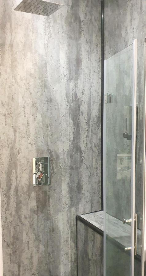 Bath Road Apartments Суиндон Экстерьер фото