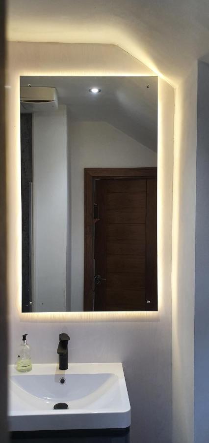 Bath Road Apartments Суиндон Экстерьер фото