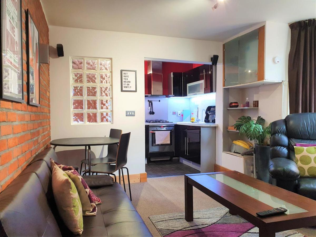 Bath Road Apartments Суиндон Экстерьер фото