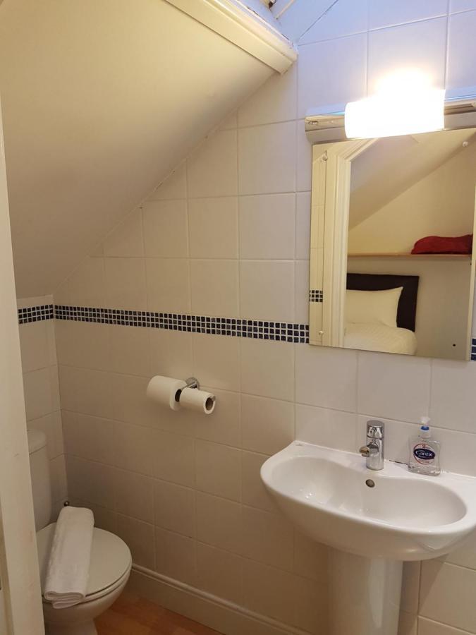 Bath Road Apartments Суиндон Экстерьер фото