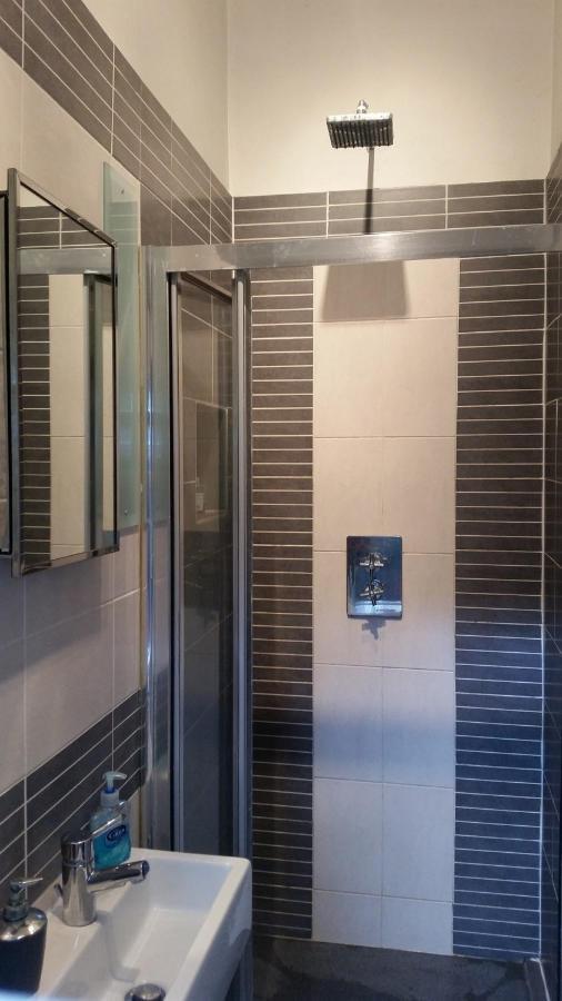 Bath Road Apartments Суиндон Экстерьер фото