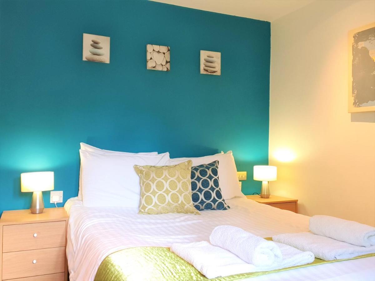 Bath Road Apartments Суиндон Экстерьер фото