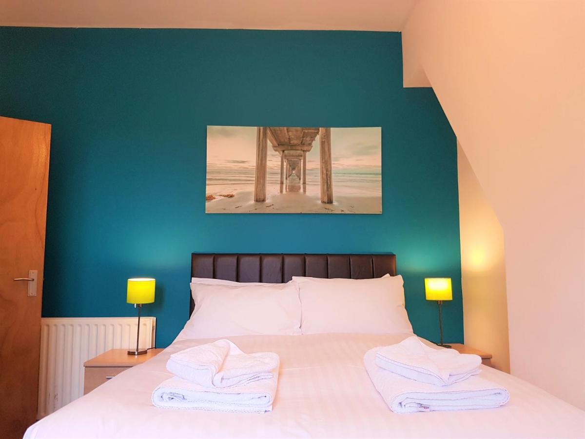 Bath Road Apartments Суиндон Экстерьер фото