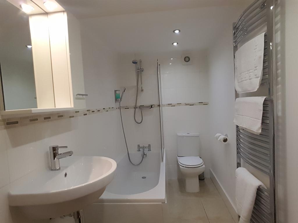 Bath Road Apartments Суиндон Номер фото